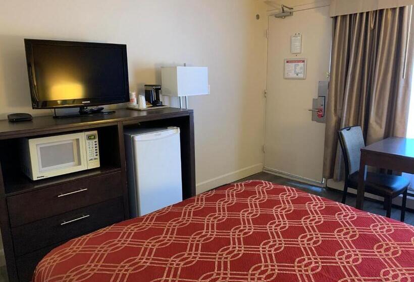 Номер Стандарт, Econo Lodge Inn & Suites