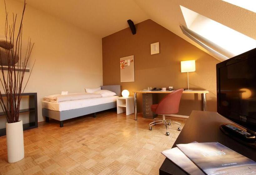 Quarto Estandar Individual, Gasteresidenz Pelikanviertel