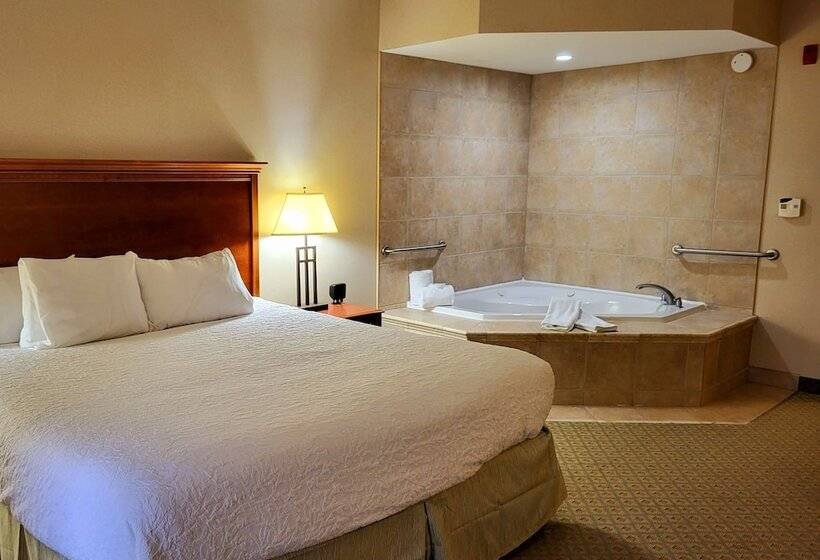 Люкс с гидромассажем, Holiday Inn Express & Suites Kitchener Southeast, An Ihg
