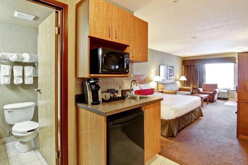 Люкс Кровать Кинг, Ramada By Wyndham Ponoka
