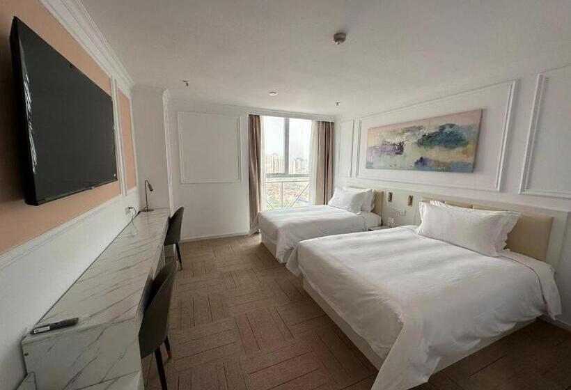 Quarto Familiar Deluxe, Magnificent International