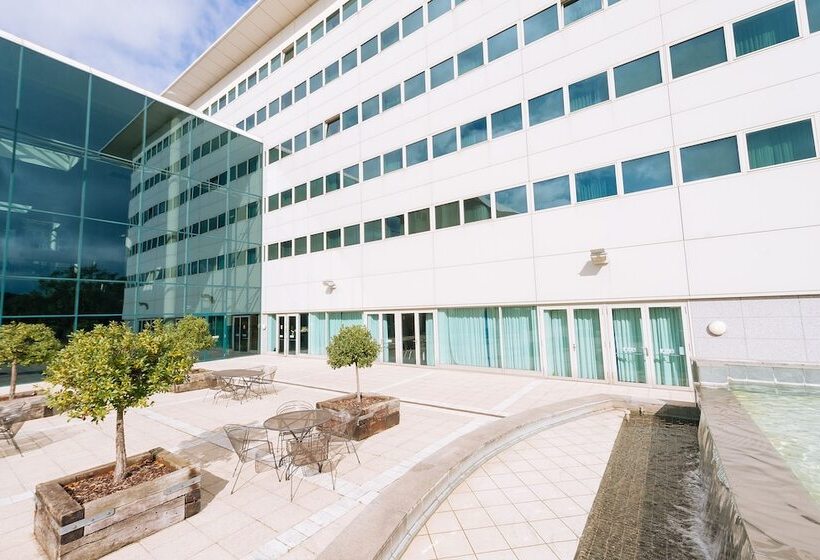 اتاق سوپریور, Arora Hotel Gatwick