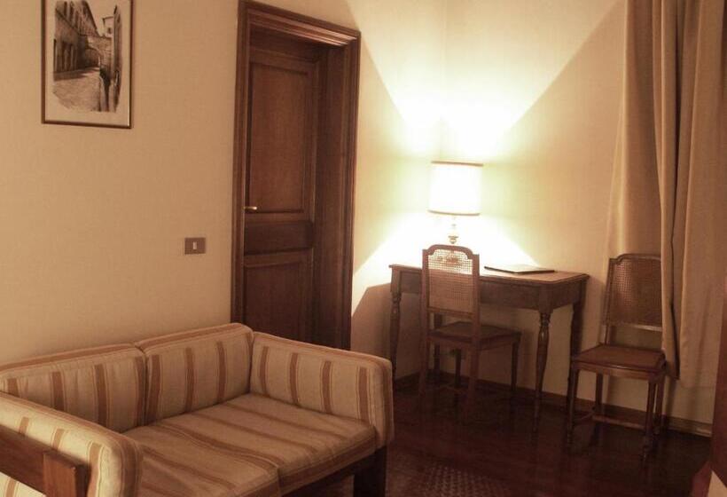 חדר סופריור, Gattapone