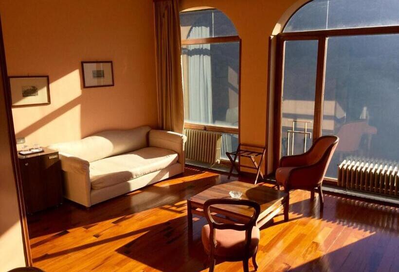 חדר סופריור, Gattapone