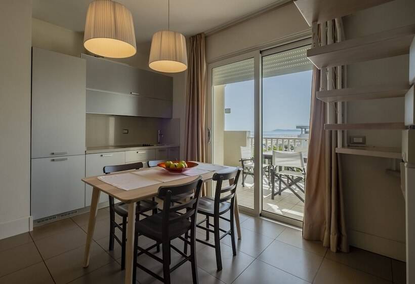 سوییت لوکس, Le Rose Suite