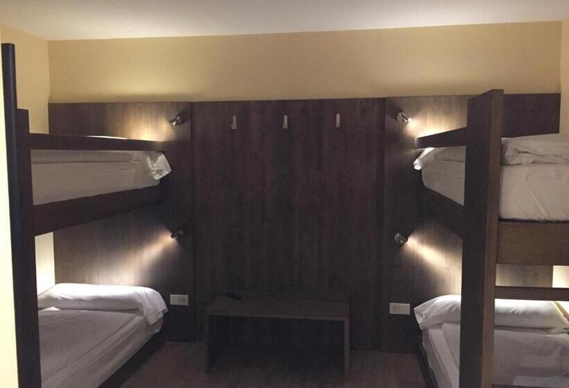 اتاق خانوادگی, L’Ermita B&B
