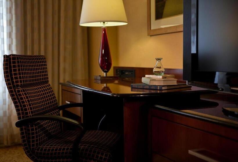 Люкс Вид на Реку, Hyatt Regency Coralville