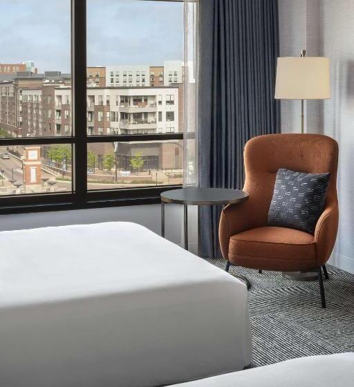 Номер Стандарт, Hyatt Regency Coralville