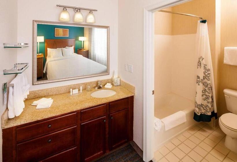 Deluxe Suite King Bed, Residence Inn By Marriott Wichita East At Plazzio