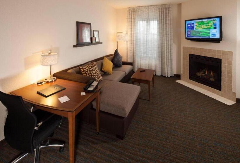 Deluxe Suite King Bed, Residence Inn By Marriott Wichita East At Plazzio