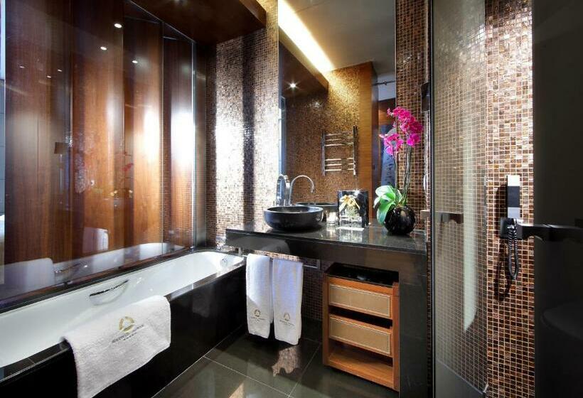 سوییت جونیور, Eurostars Madrid Tower