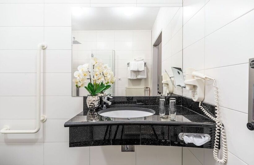 اتاق راحتی سه تخته, Plaza Inn Braunschweig City Süd