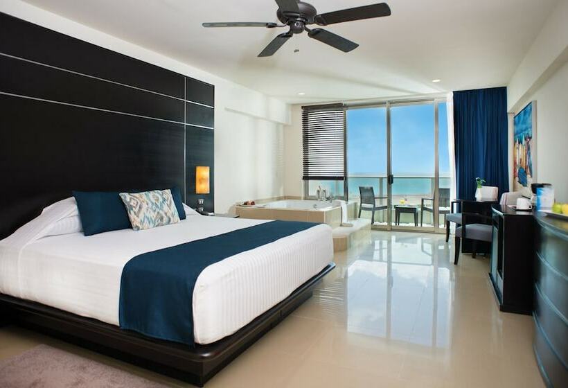 חדר דלוקס עם מיטת קינג, Seadust Cancun Family Resort  All Inclusive