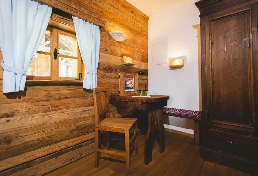 Номер Deluxe, Roanwirt