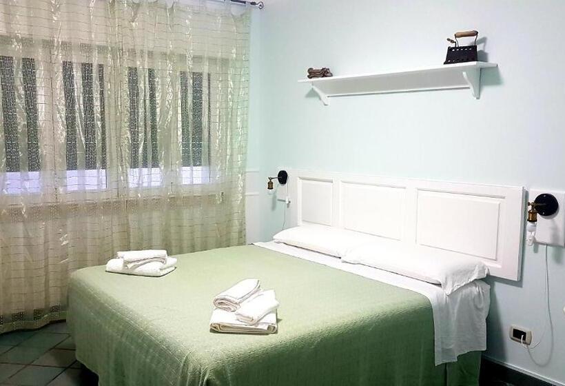 Номер Стандарт Трехместный, Lu Salentu Guest House