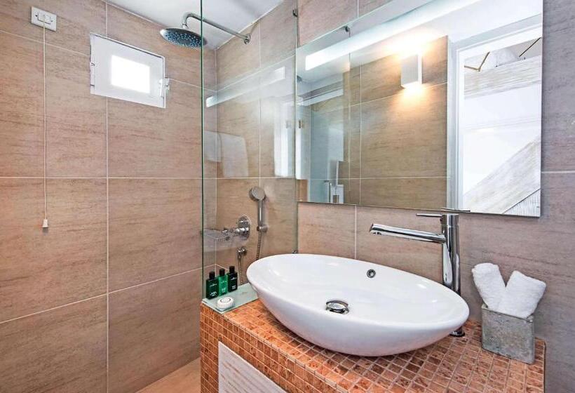 Большой люкс с видом, Athina Luxury Suites