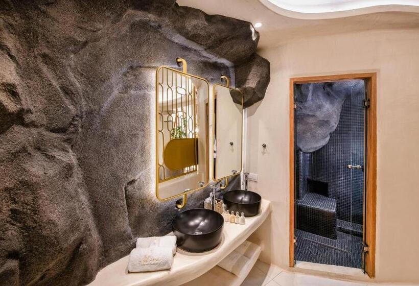 Полулюкс с Видом, Athina Luxury Suites