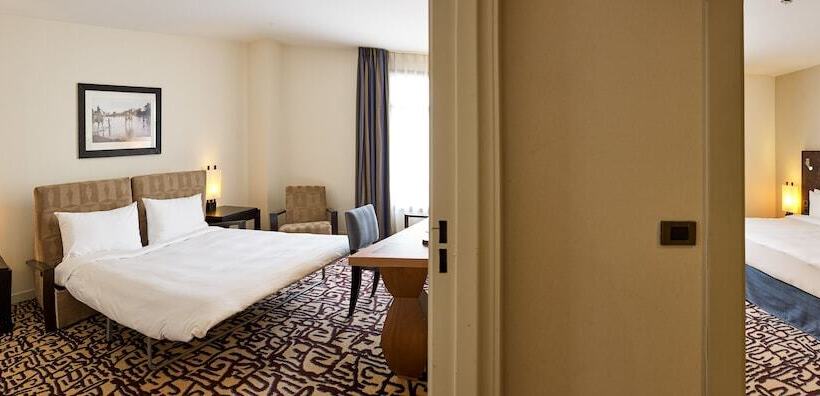 Полулюкс, Radisson Blu Hotel Marseille Vieux Port