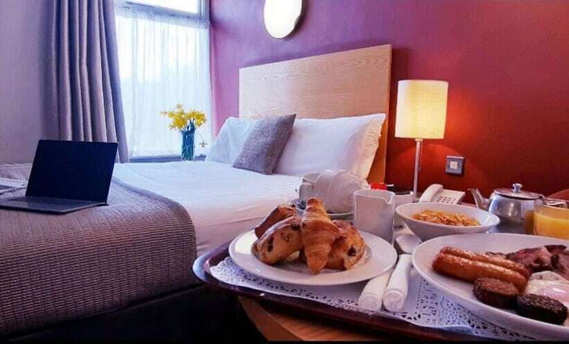 اتاق استاندارد یک نفره, Treacys West County Conference And Leisure Centre