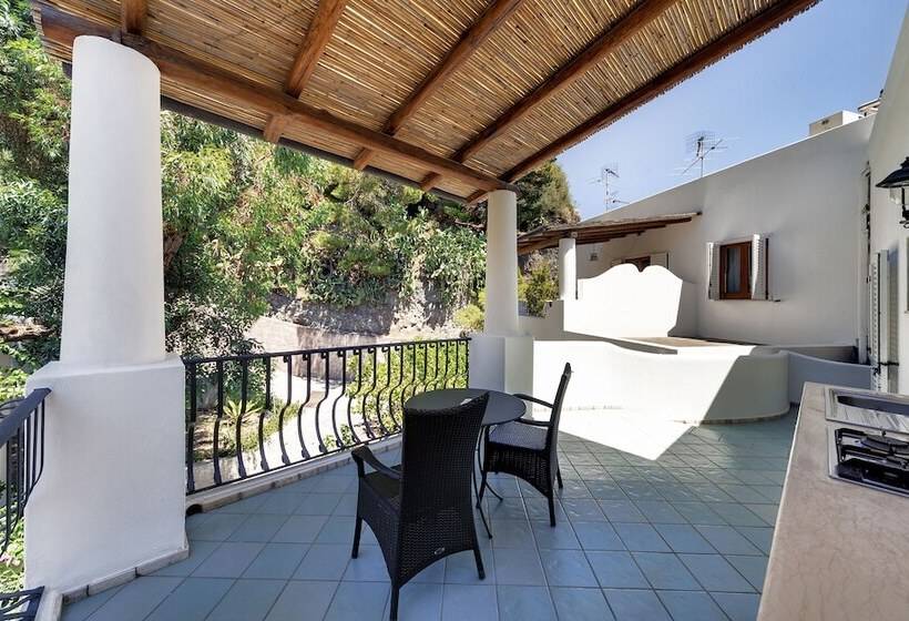 Классический Номер Вид на Сад, Villa Enrica   Aeolian Charme