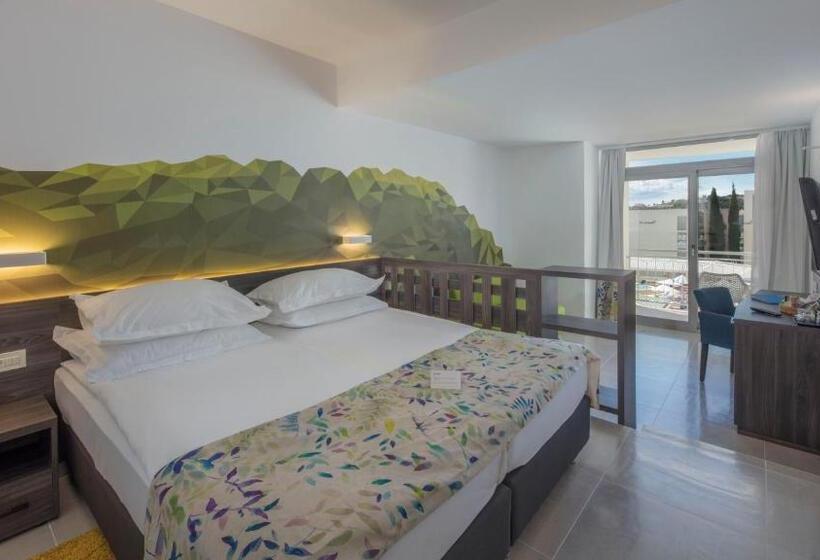 اتاق سوپریور با بالکن, Bluesun Hotel Alga