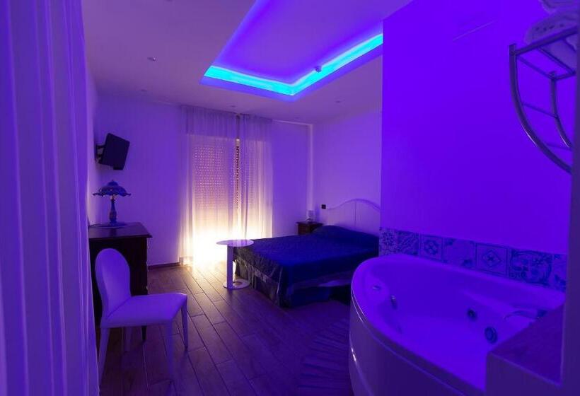 سوئیت با تخت بزرگ, Vietri Coast