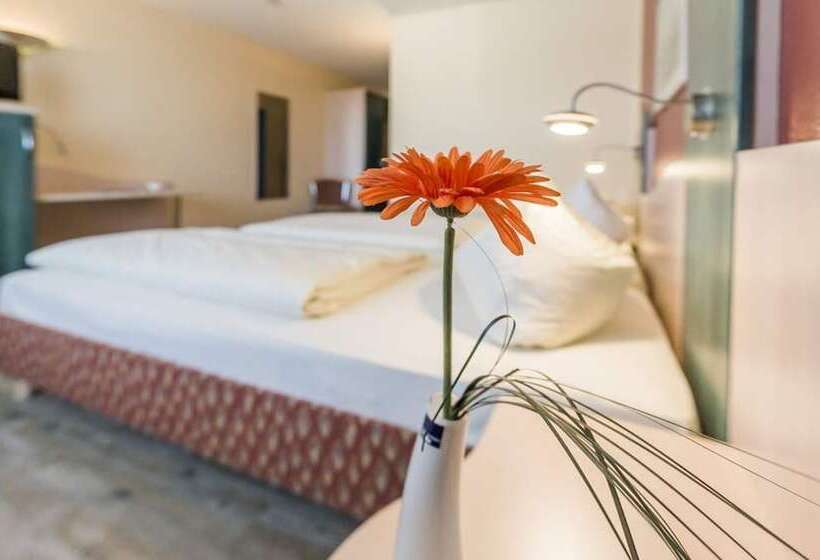 اتاق راحتی سه تخته, Plaza Hotel Bruchsal