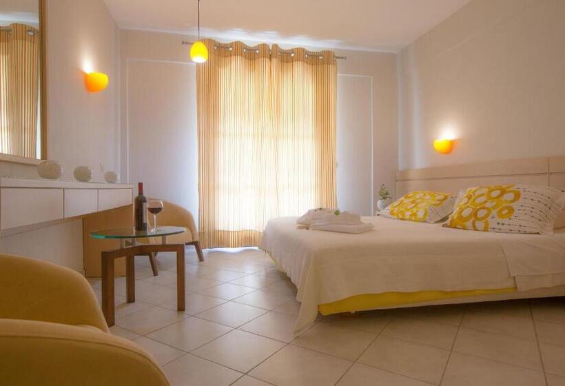Трехместный Номер Стандарт с Видом, Meteora Hotel At Kastraki