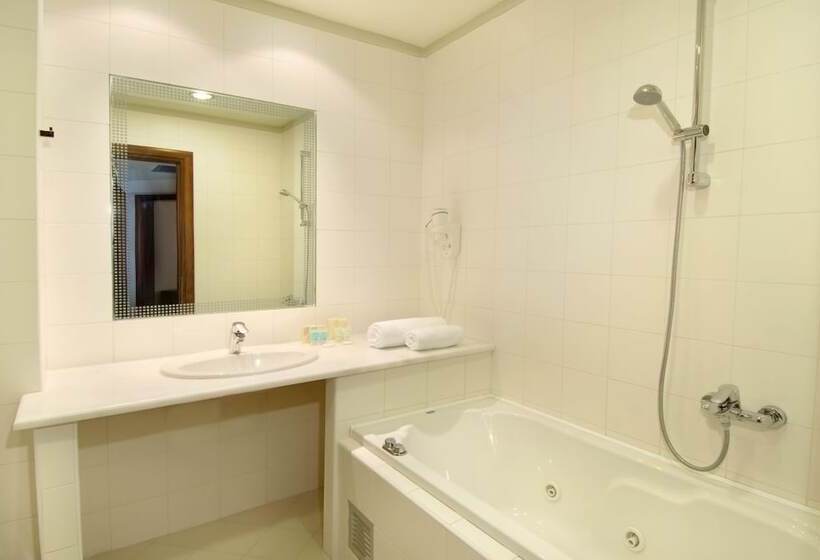 Трехместный Номер Стандарт с Видом, Meteora Hotel At Kastraki