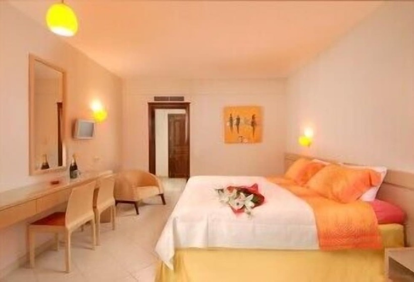 Трехместный Номер Стандарт Вид на Сад, Meteora Hotel At Kastraki