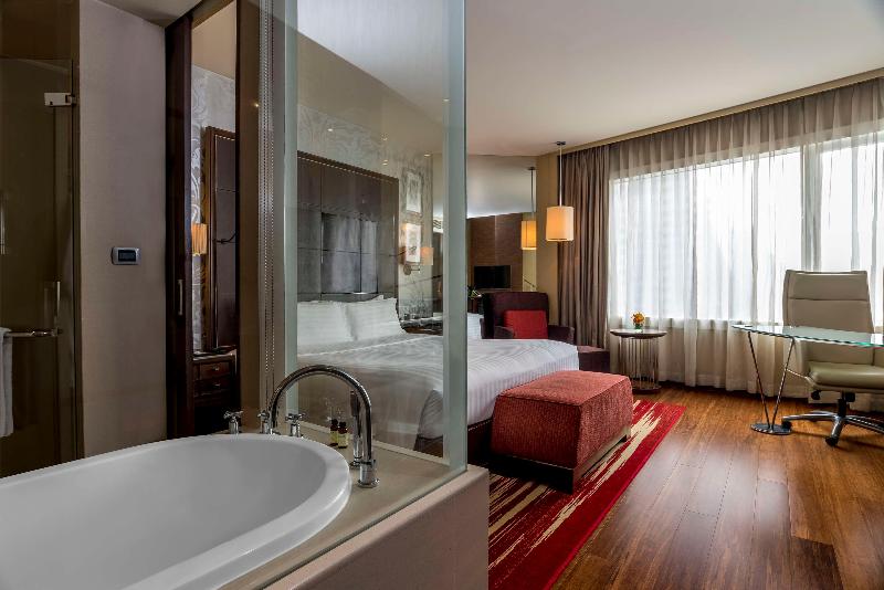 اتاق اجرایی با تخت بزرگ, Hilton Bangkok Grande Asoke