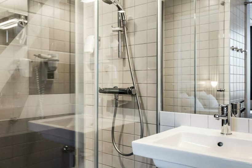 اتاق استاندارد, Quality Hotel 33