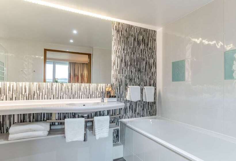 اتاق سوپریور برای معلولان, Novotel Edinburgh Park