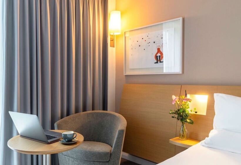 اتاق سوپریور برای معلولان, Novotel Edinburgh Park