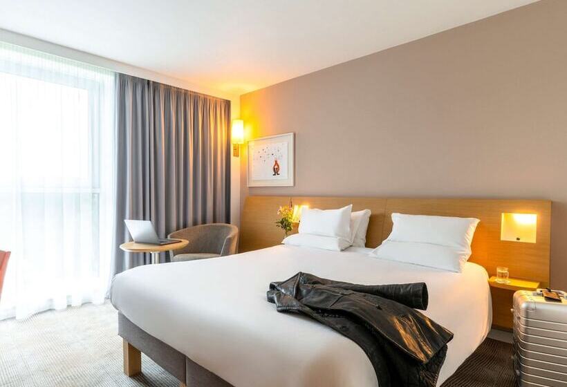 اتاق سوپریور برای معلولان, Novotel Edinburgh Park