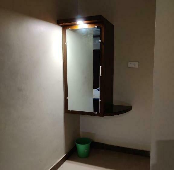 标准间, Vyavahar Lodge