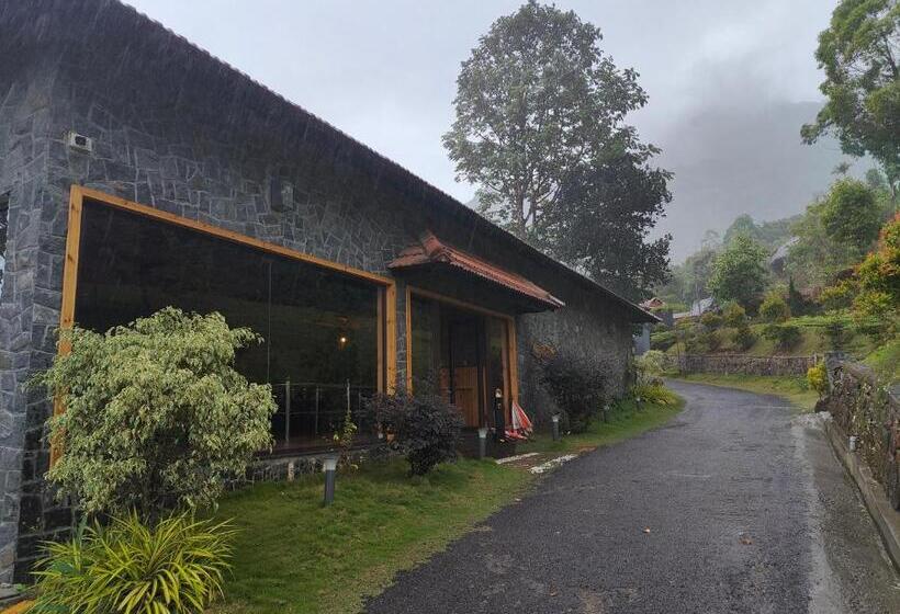 سوییت جونیور با چشم‌انداز استخر, The Wild Trails Munnar Resort