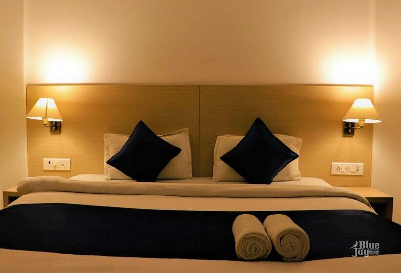 اتاق لوکس با بالکن, The Blue Jay Hostel