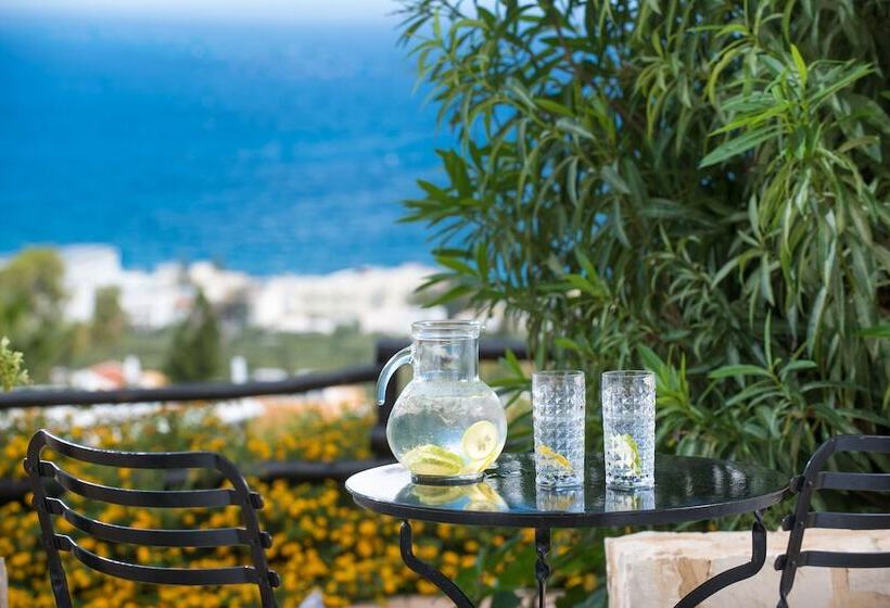 سوییت جونیور با چشم‌انداز دریا, Creta Blue Boutique