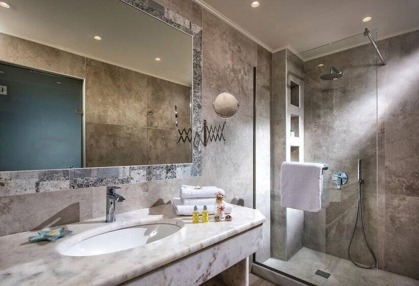 سوییت جونیور با چشم‌انداز دریا, Creta Blue Boutique