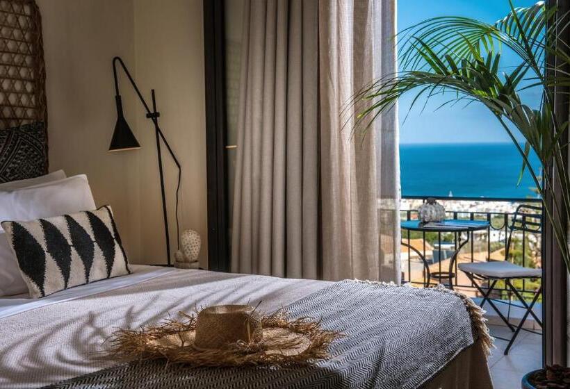 سوییت با چشم‌انداز دریا, Creta Blue Boutique