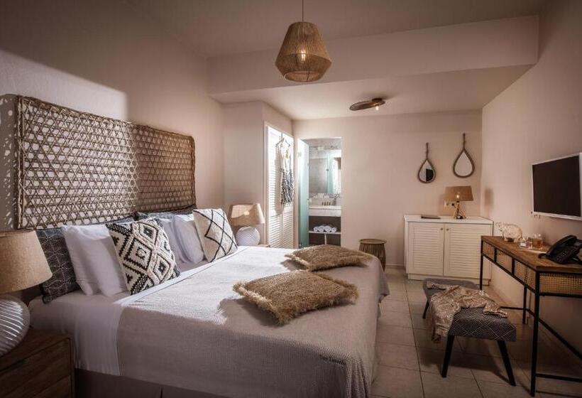 سوئیت جونیور با چشم‌انداز باغ, Creta Blue Boutique