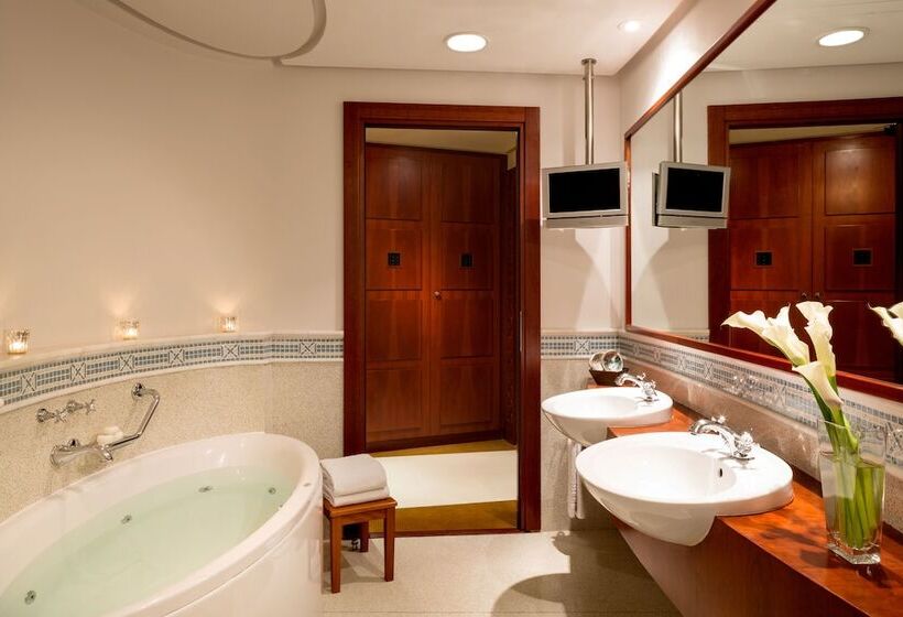 Номер Стандарт, Rosewood Jeddah