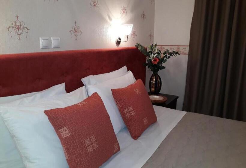 جناح جونيور مطلّ علي البحر, Grand Olympic Hotel Loutraki