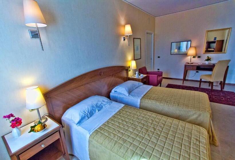 Номер Basic, Grand Hotel Paestum