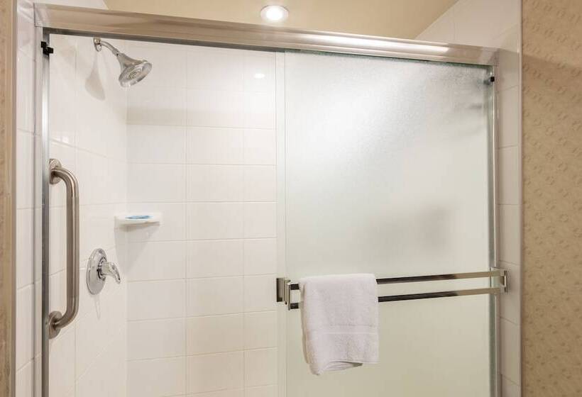 سوییت, Holiday Inn Express & Suites Riverport Richmond, An Ihg