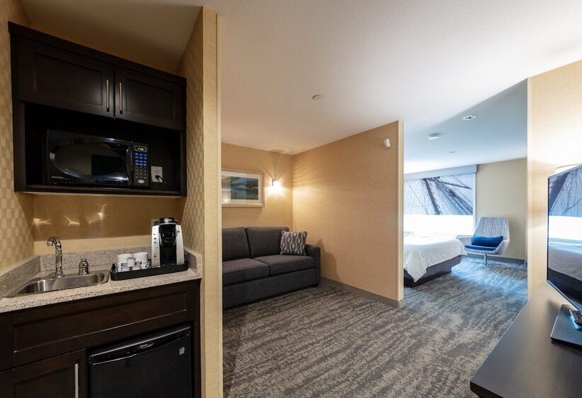 سوییت, Holiday Inn Express & Suites Riverport Richmond, An Ihg