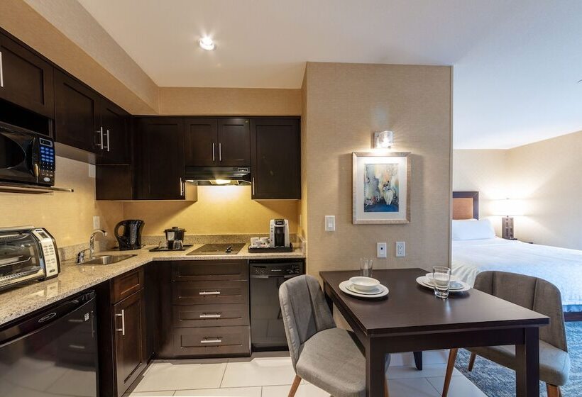 سوییت, Holiday Inn Express & Suites Riverport Richmond, An Ihg