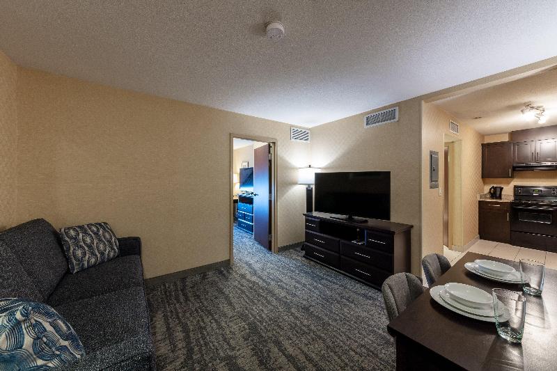 سوئیت اجرایی با تخت کینگ, Holiday Inn Express & Suites Riverport Richmond, An Ihg