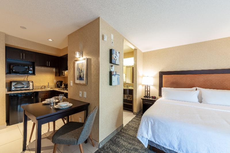 سوئیت با تخت بزرگ, Holiday Inn Express & Suites Riverport Richmond, An Ihg